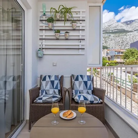 Chic Zoja Near With Free Parking