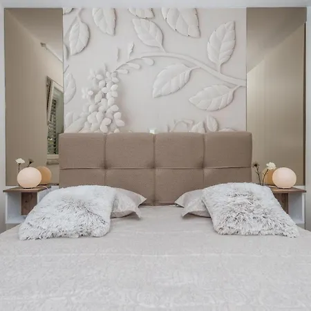 Chic Zoja Near With Free Parking Apartamento Makarska