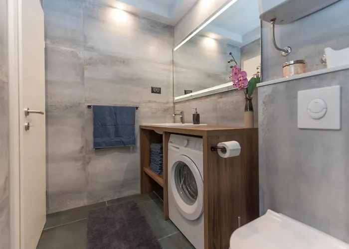 Chic Zoja Near With Free Parking *