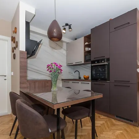 Apartman Chic Zoja Near With Free Parking Makarska